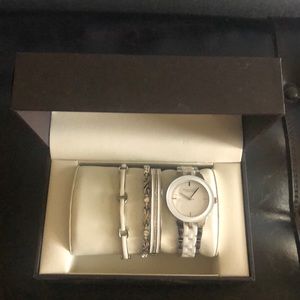 NWT •Anne Klein• watch & bracket set 💋